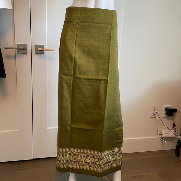 Sari Maxi Wrap Skirt w Embroidered 5" Gold Border Olive Green Sz OS - no tags - Picture 10 of 10